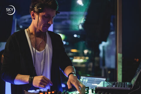 SkyBar image 5