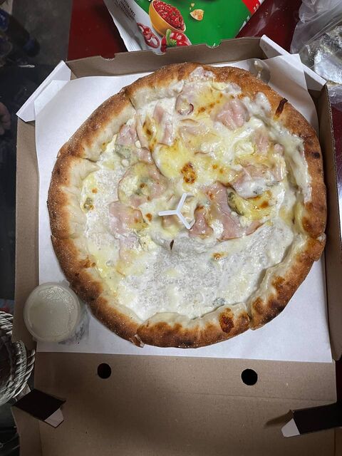 Black Pizza image 5