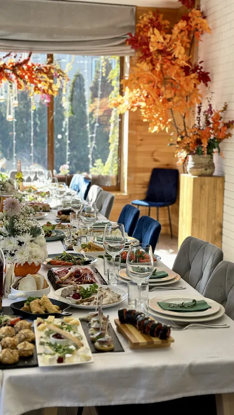 Доставка піци, їжі - ресторан Fat Cat, літній майданчик Osteria image 2