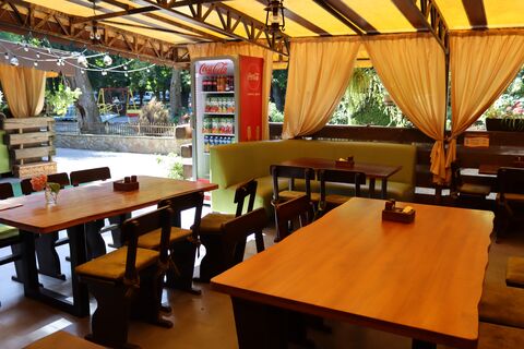 Park cafe image 1