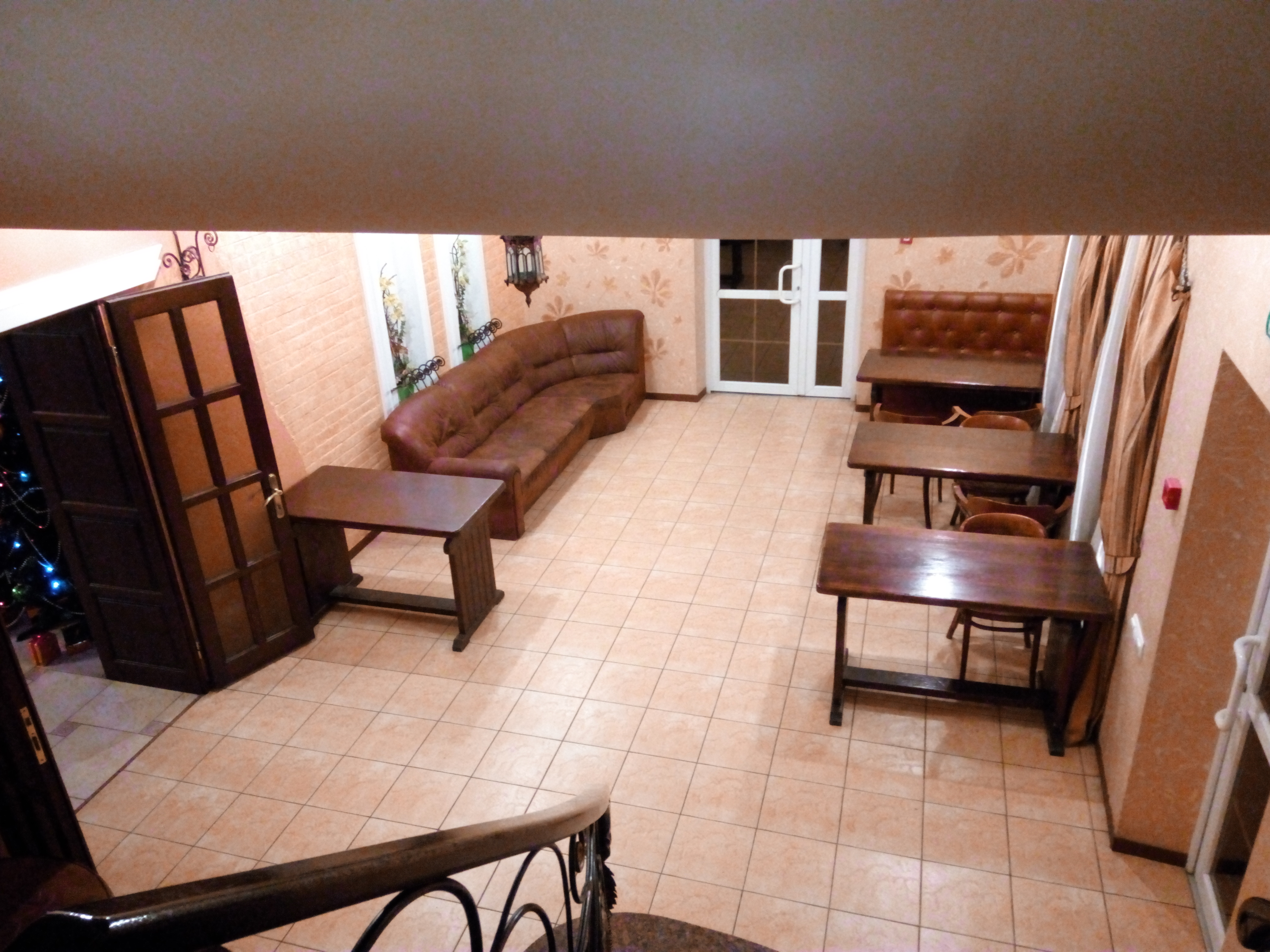 Gostinniy Dvir image 6