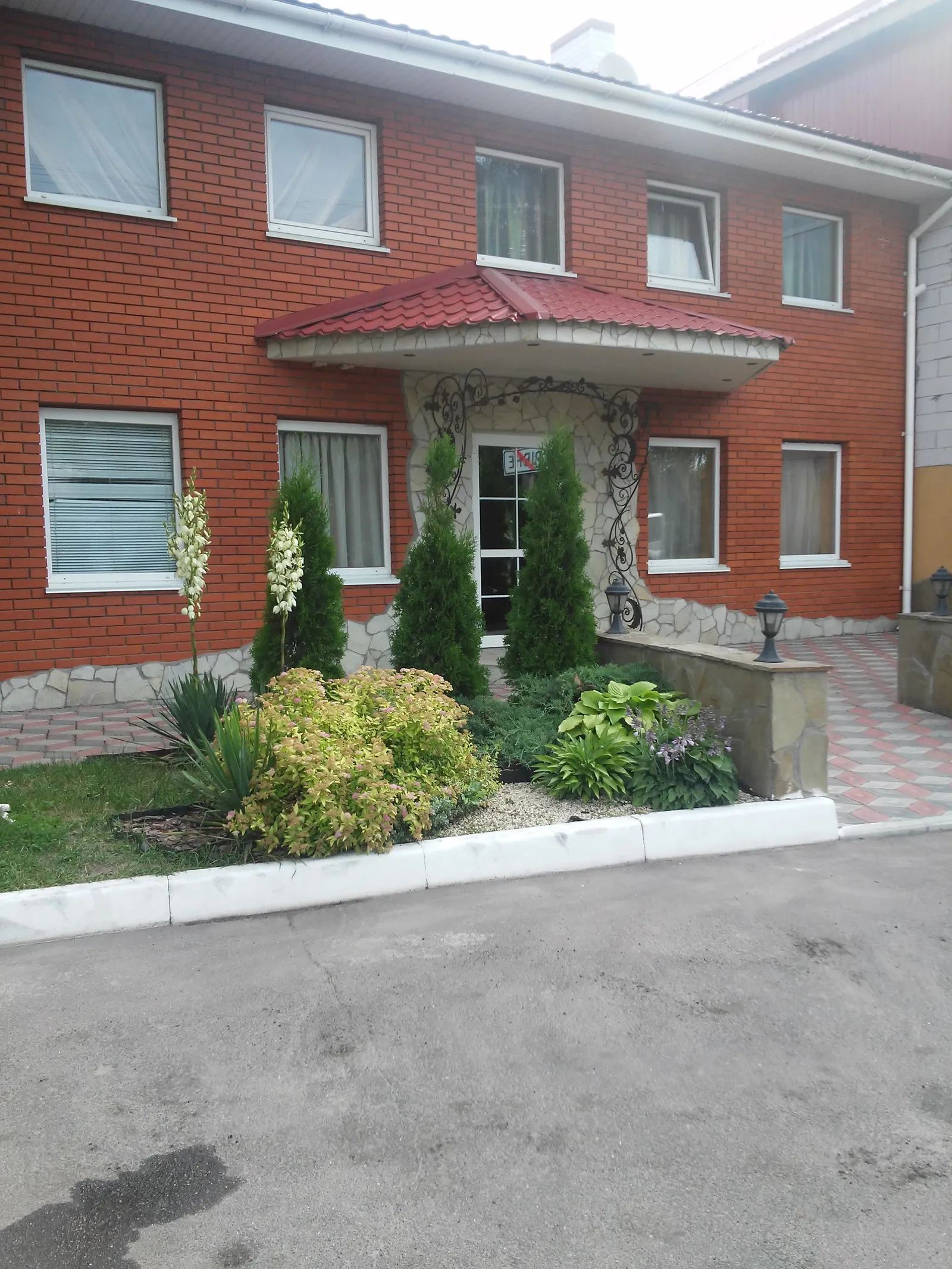Gostinniy Dvir image 9