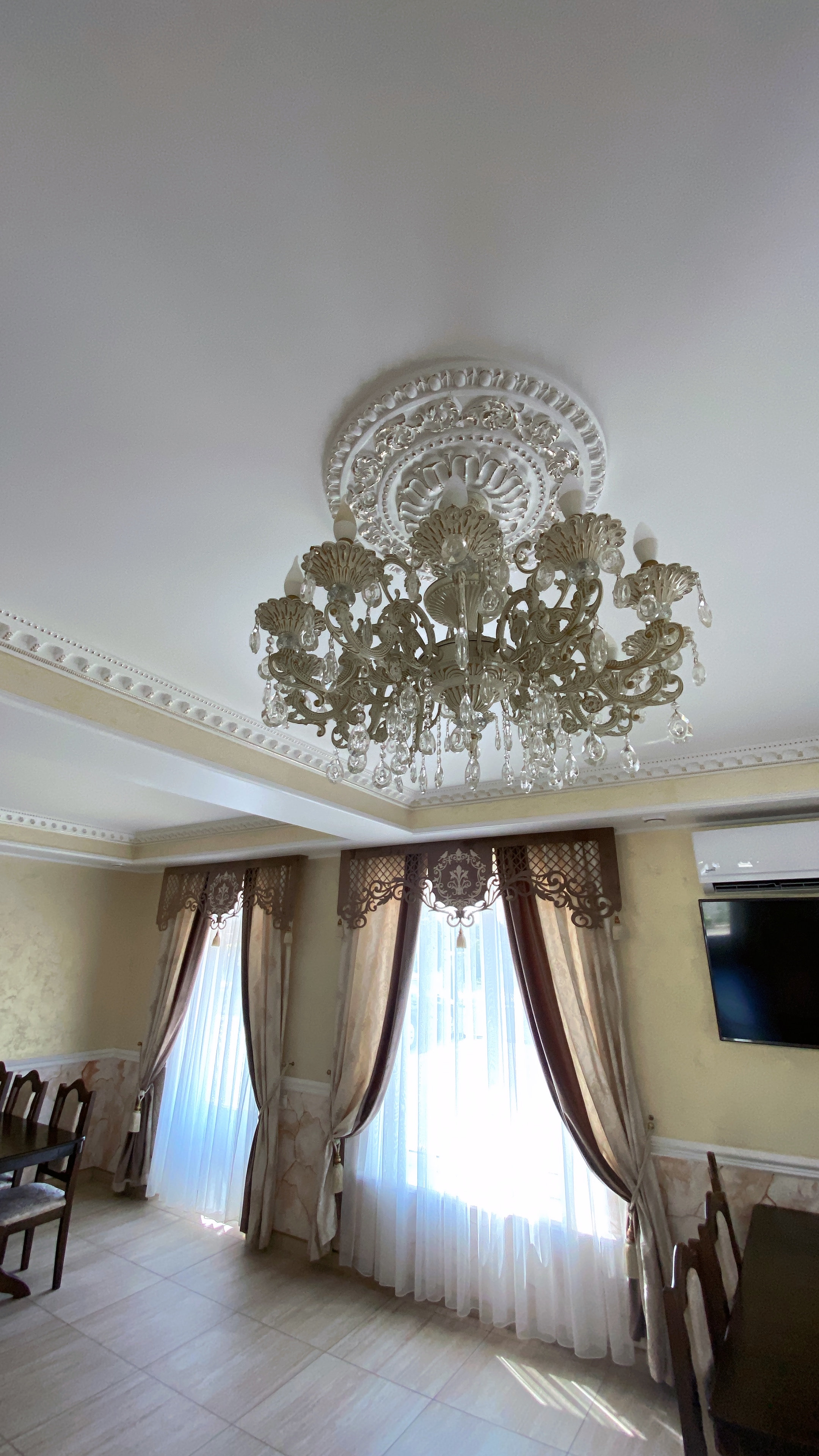 Romanov Plaza image 8