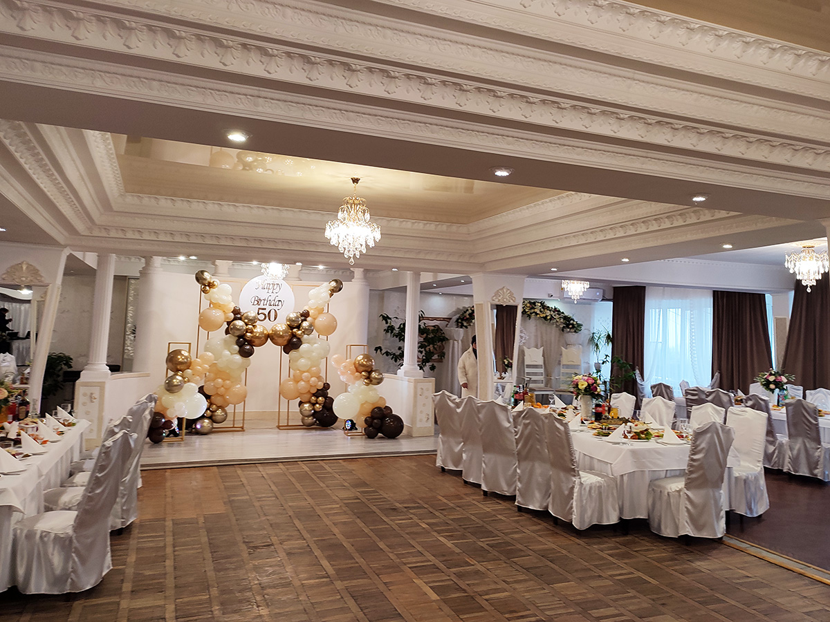 Ресторан LEON image 1