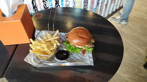JJ'S.BURGERS image 6