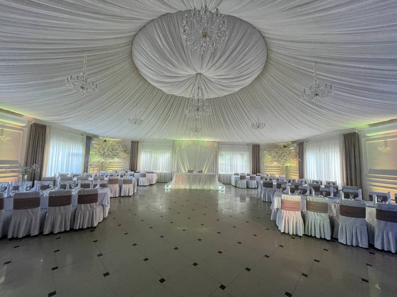 Hunter's hut image 3