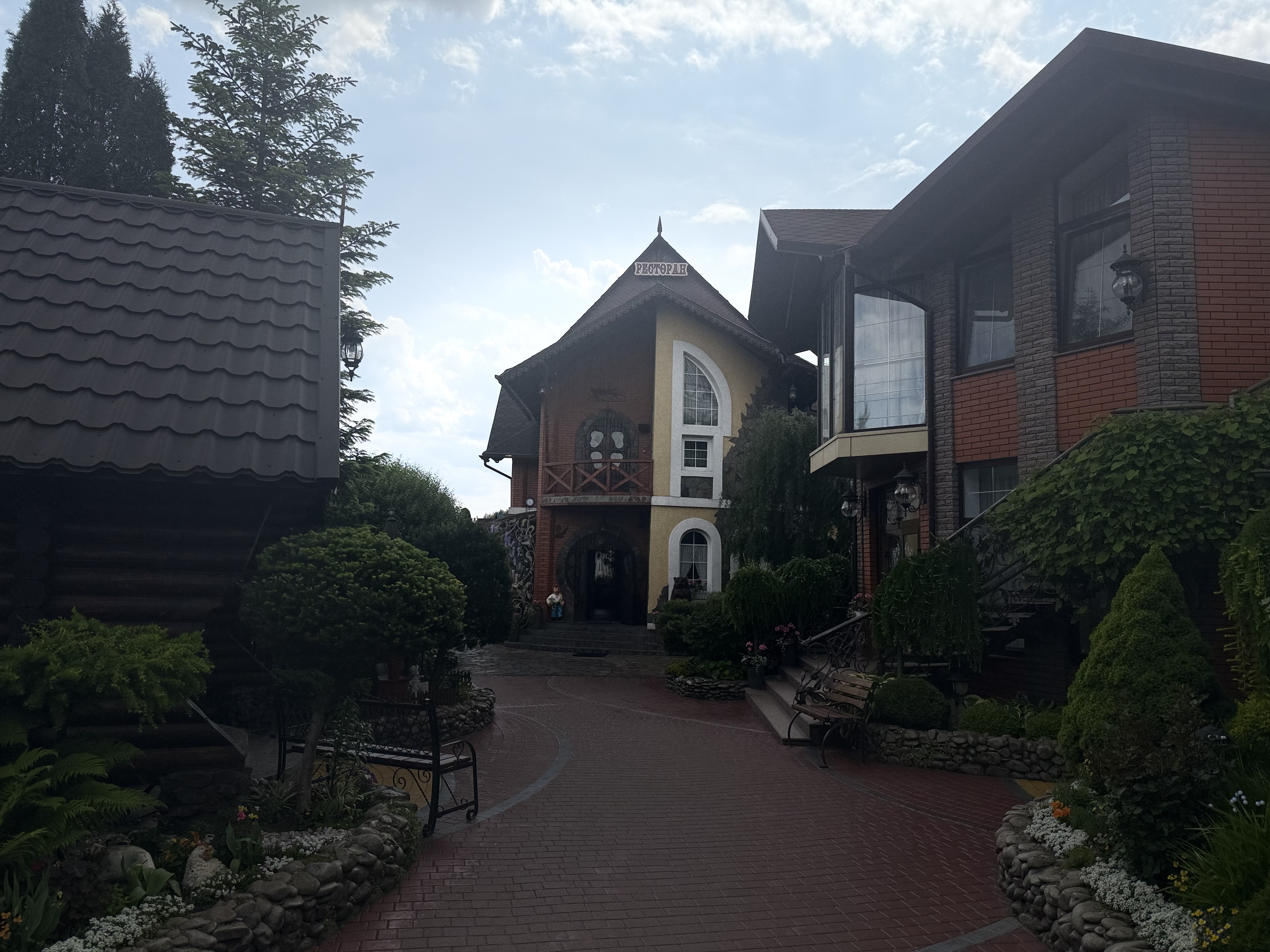 Hunter's hut image 4