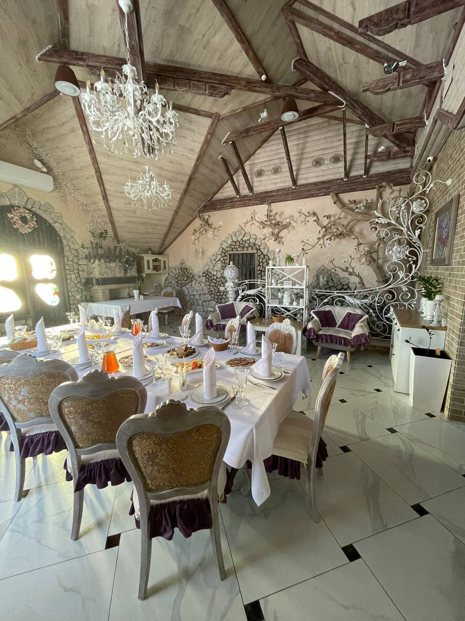 Hunter's hut image 9