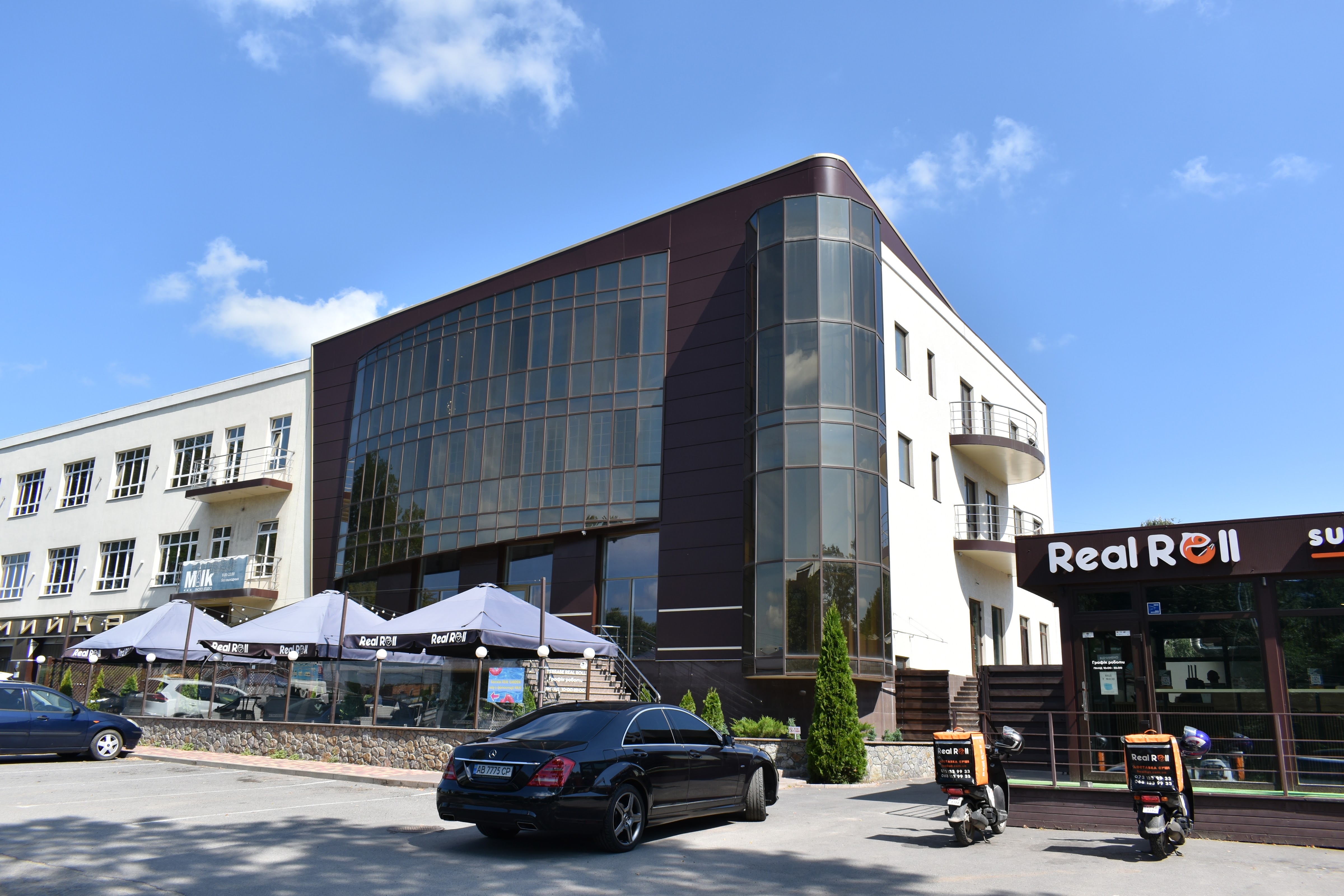 Real Roll - sushi and pizza image 8