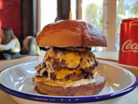 Toj Samij Burger image 2