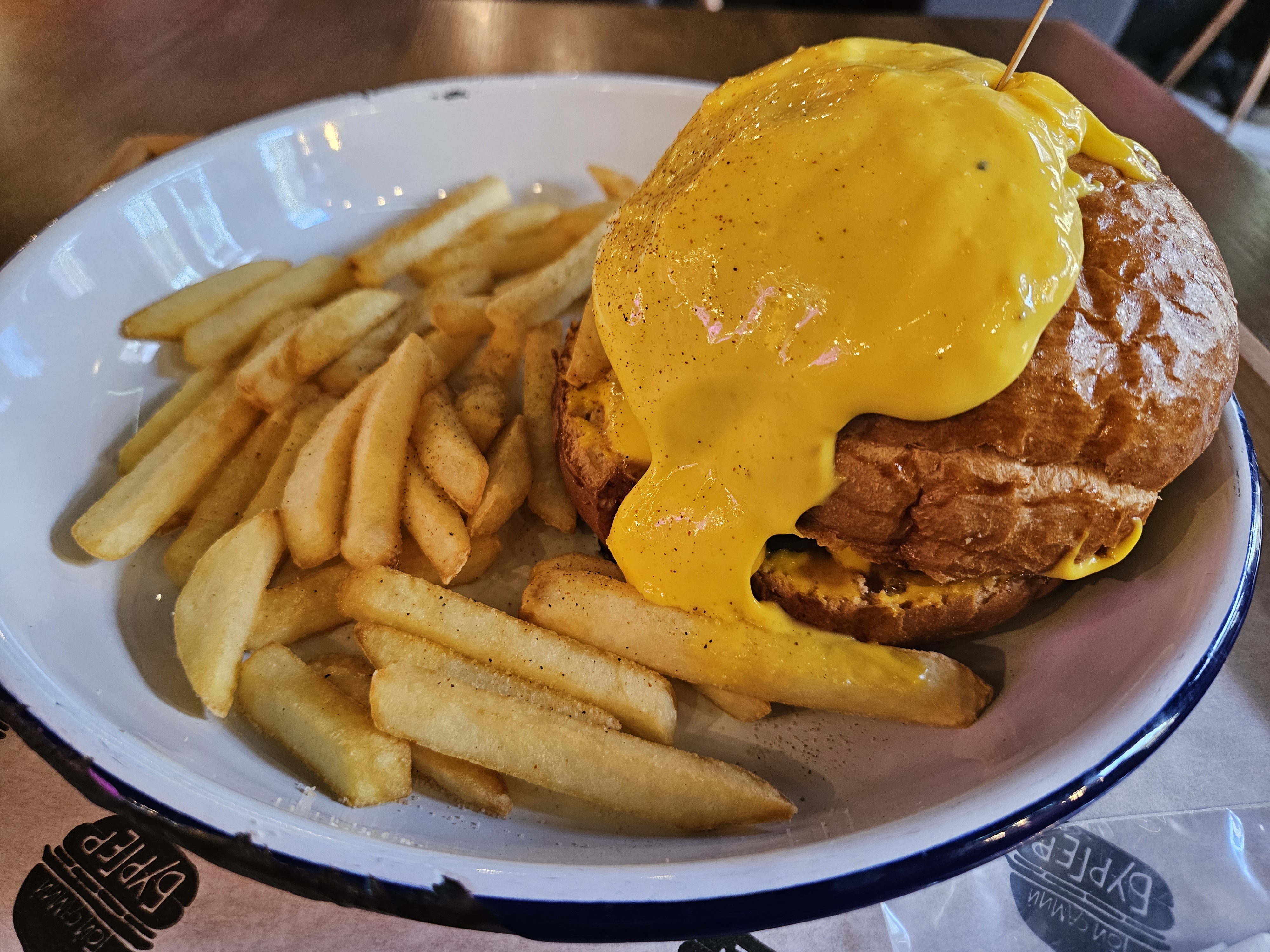 Toj Samij Burger image 5