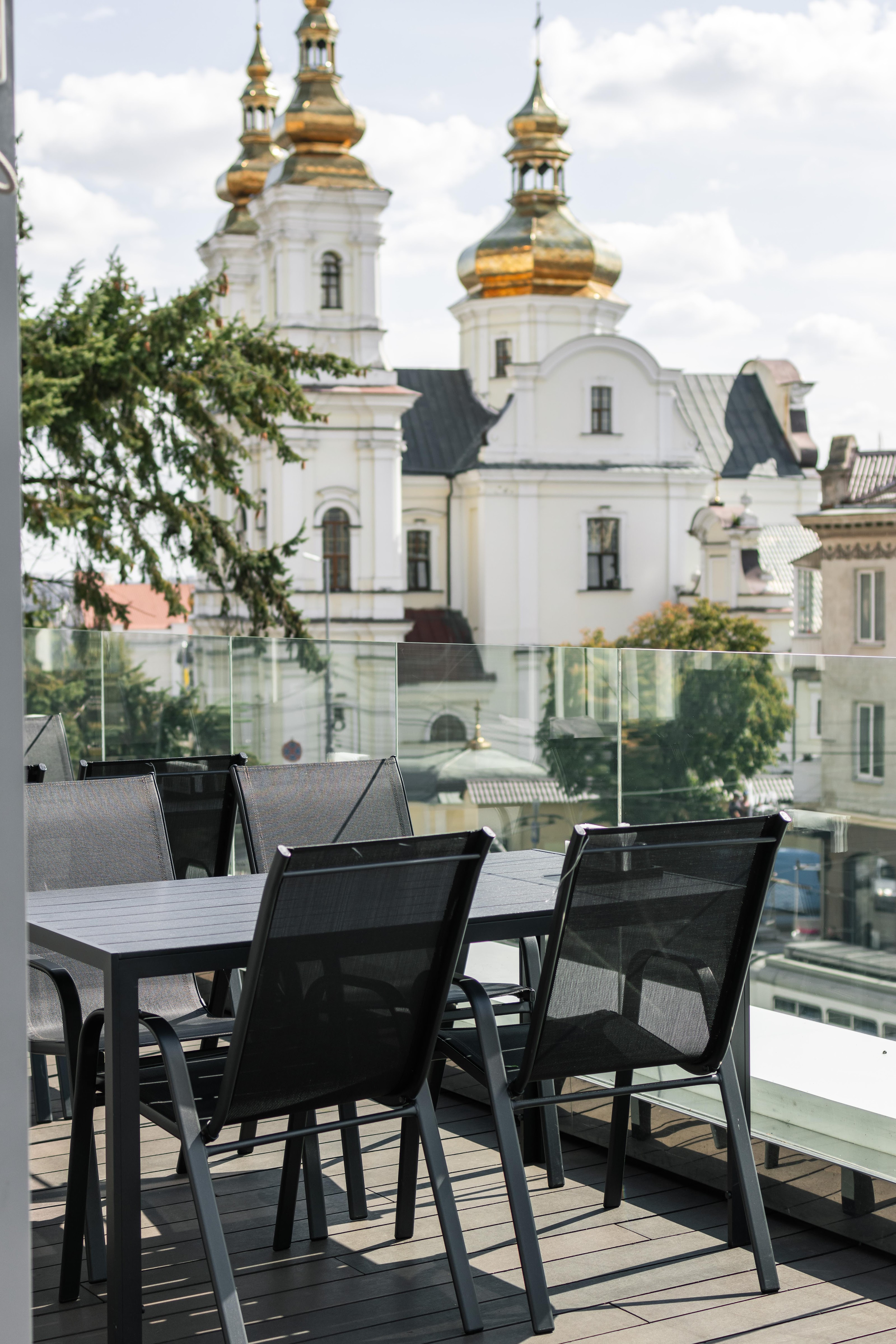 FIFI restaurant image 1