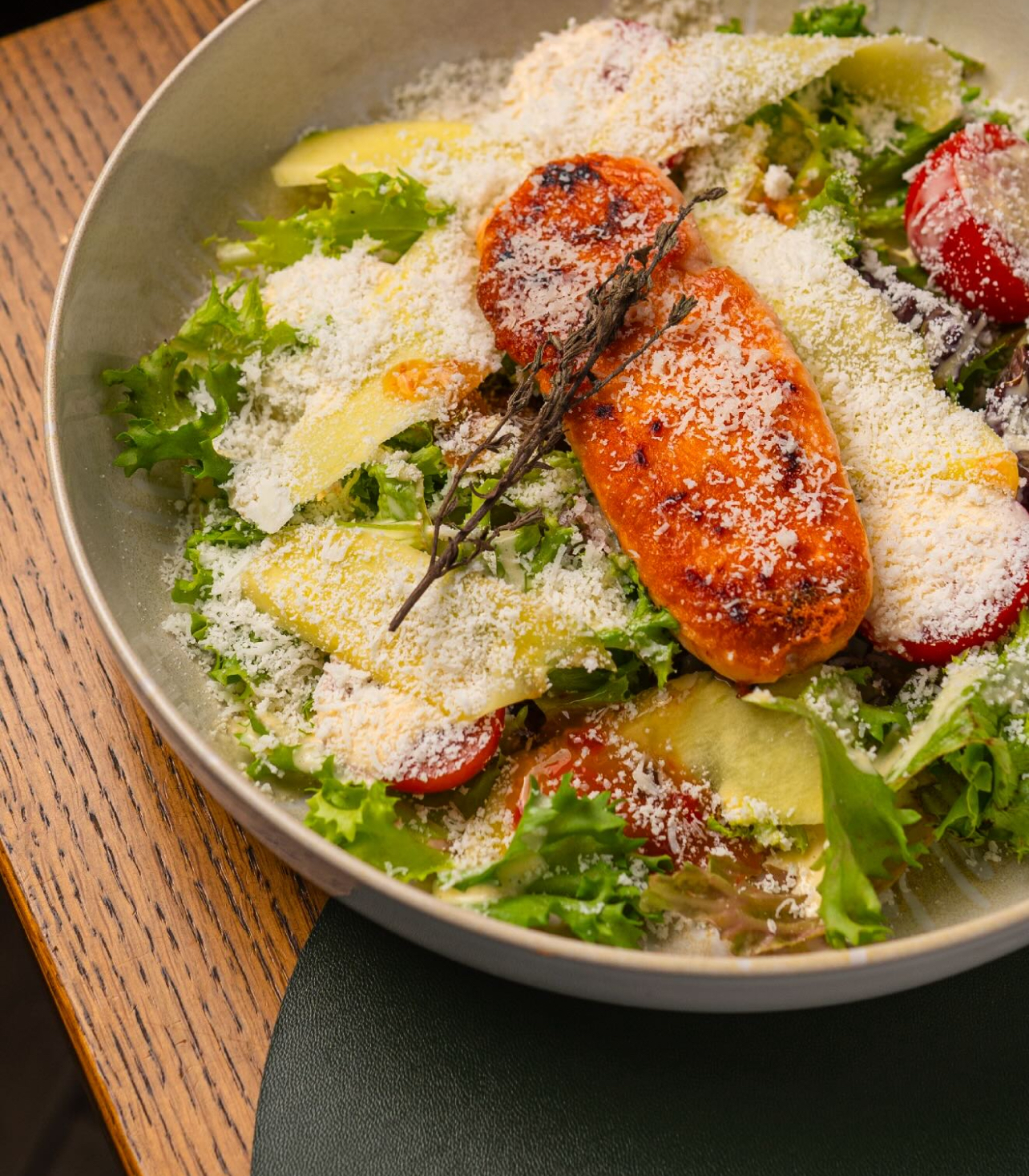 Lolla Gastro Place image 2