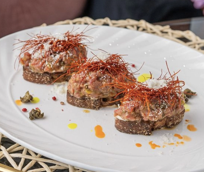 Lolla Gastro Place image 8