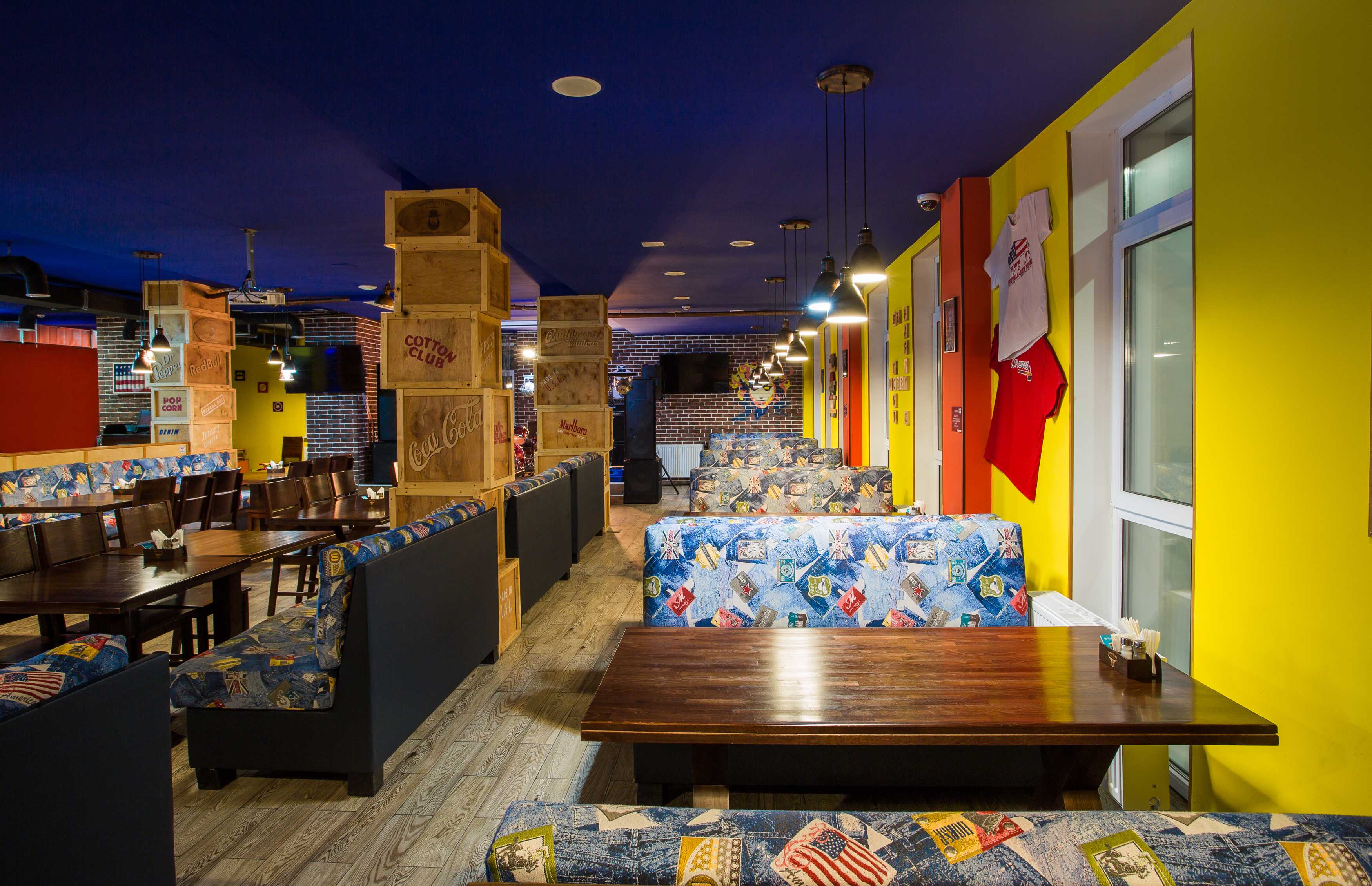 American Bar&Grill image 3