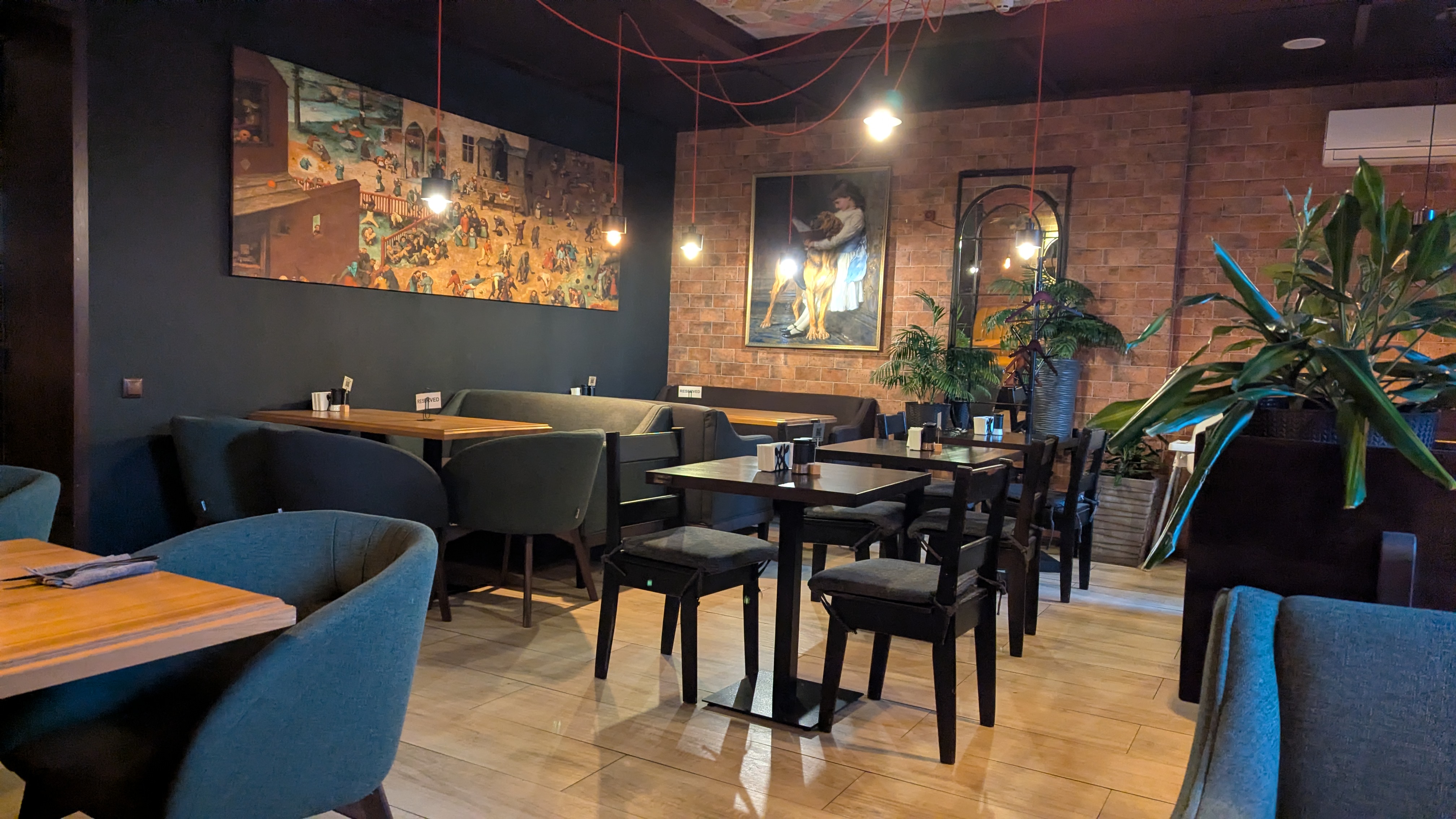 Biblioteka resto•bar на Замостянській 31 image 5