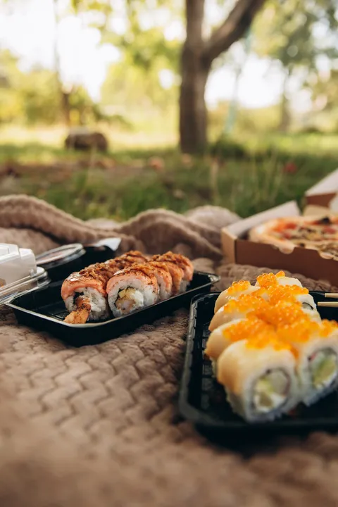 Dark sushi image 4