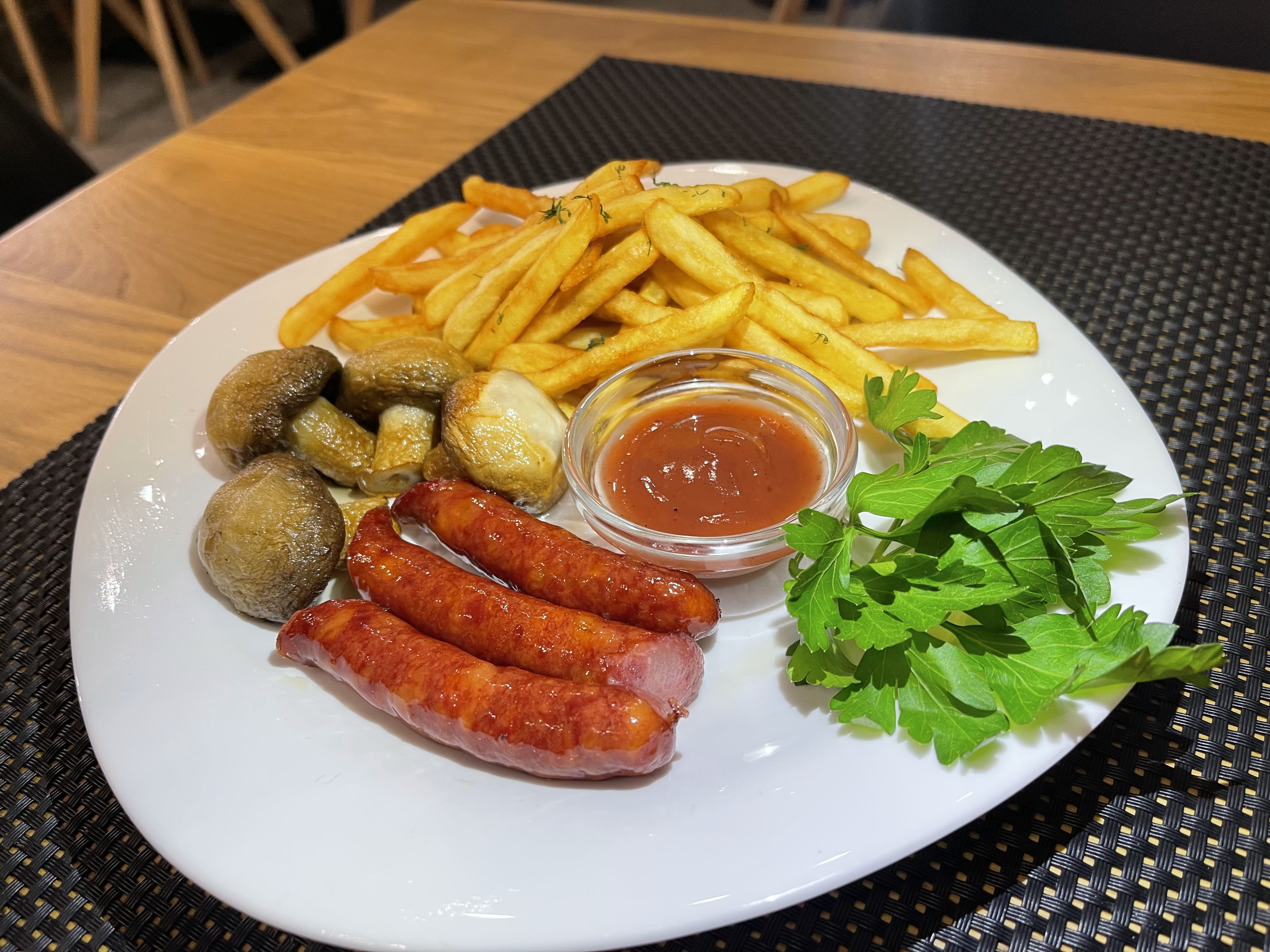 KAVÁROS піцерія-кавʼярня image 2