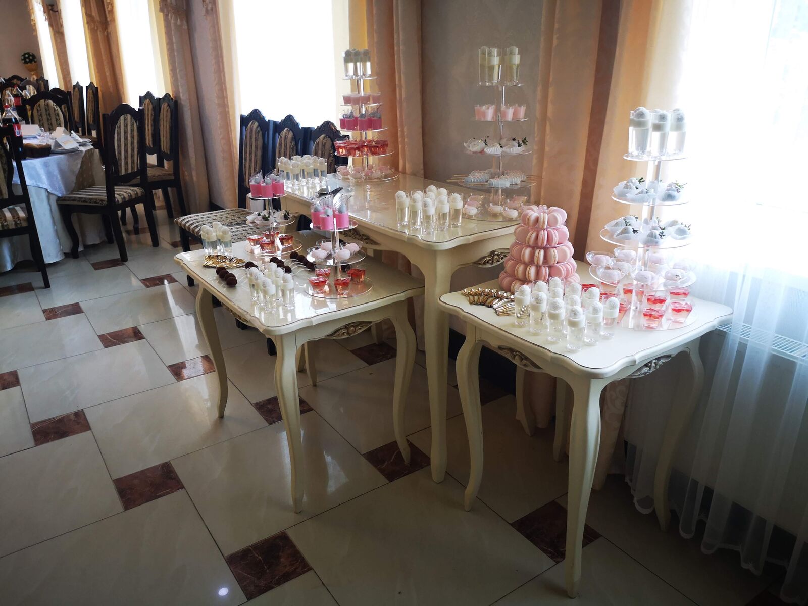 The restaurant "Versailles" image 8