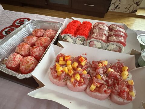 PizzaSushi image 1
