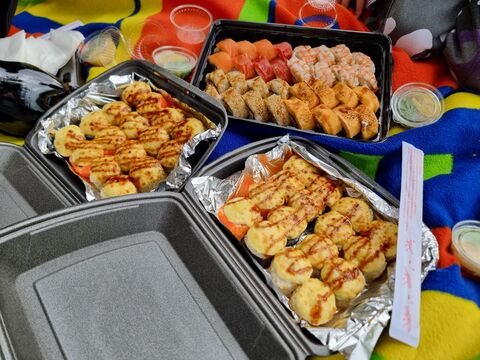 Yoshi Sushi image 2