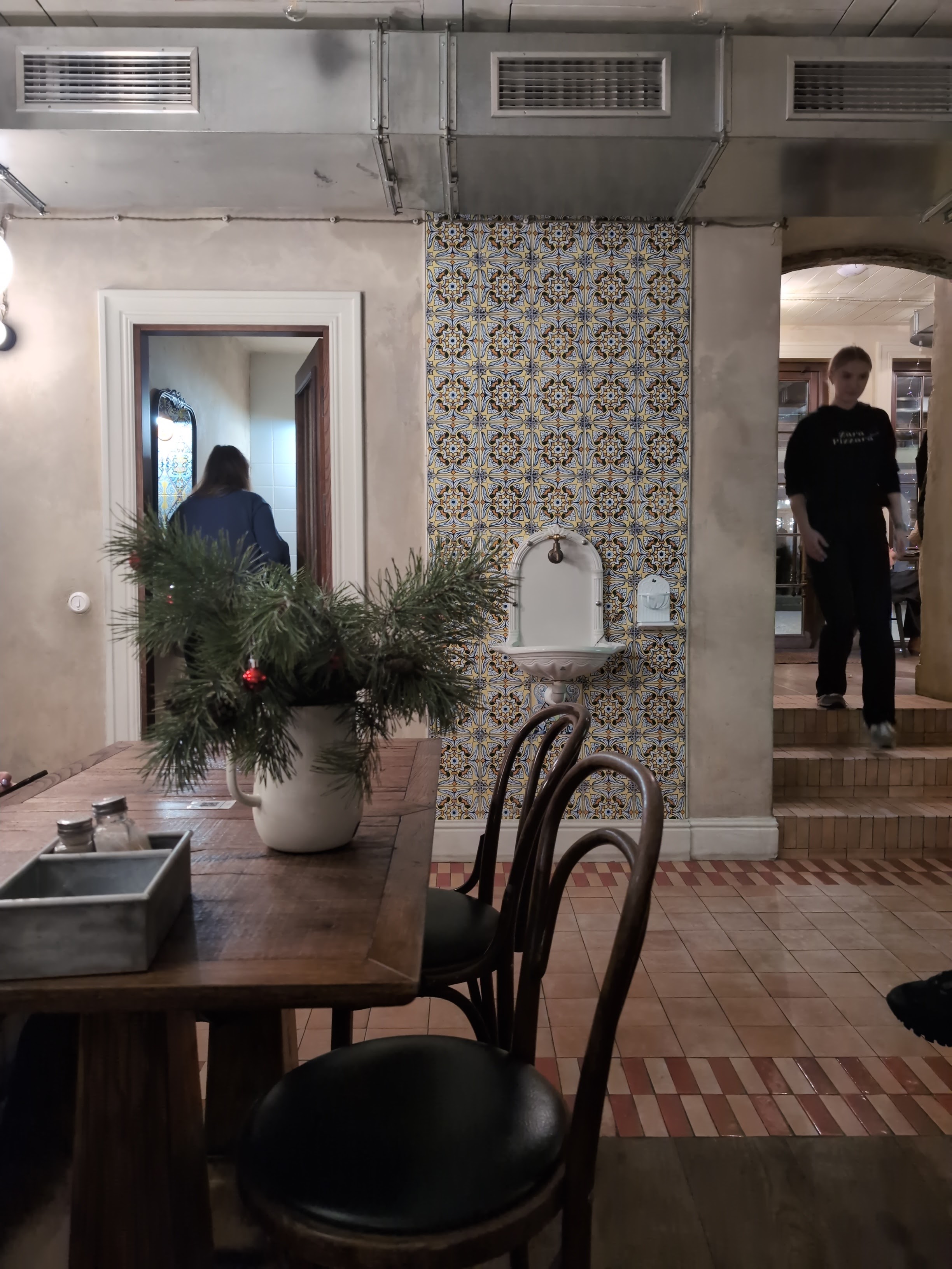 Zara Pizzara image 5