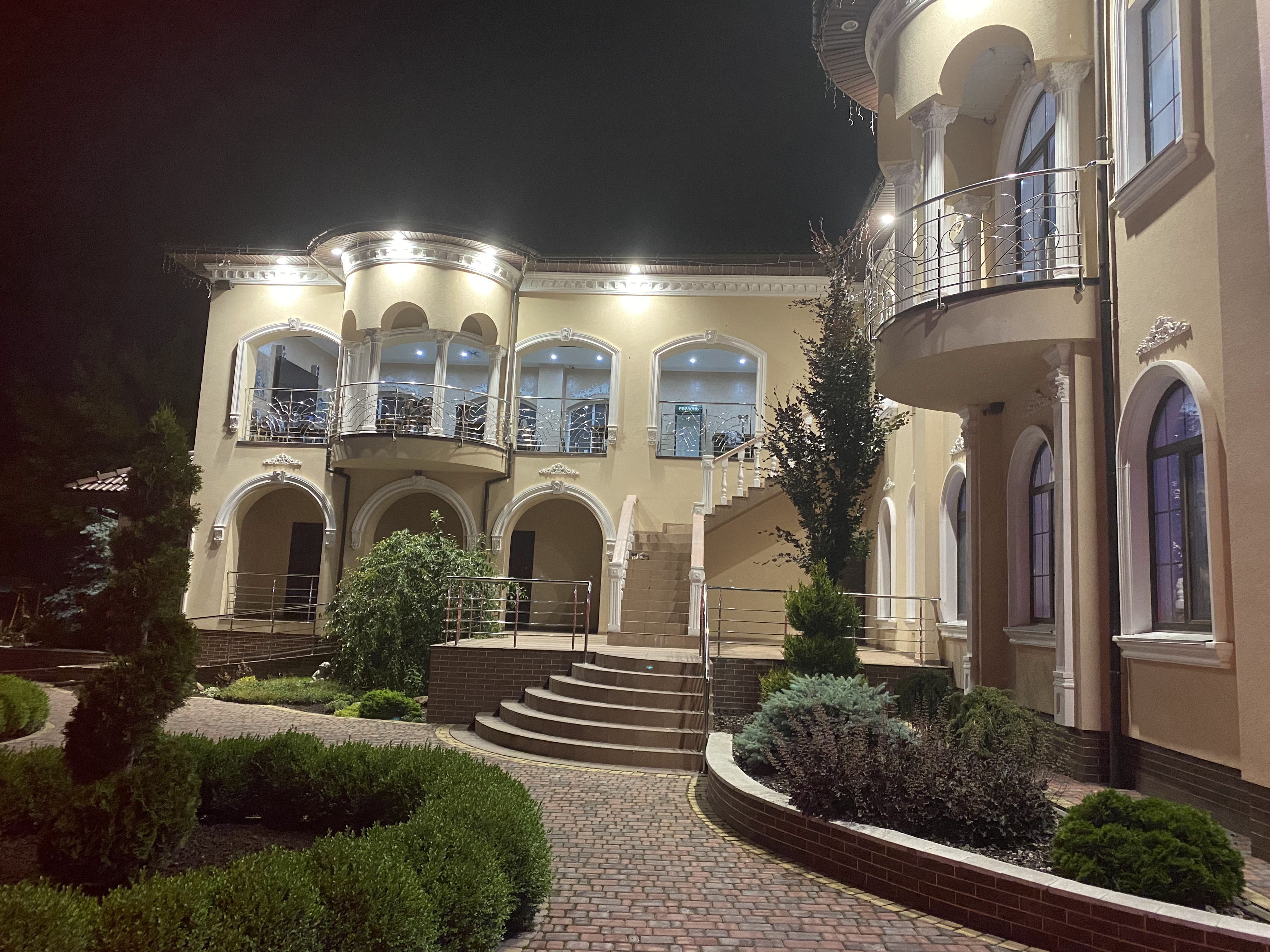 Tonio image 8