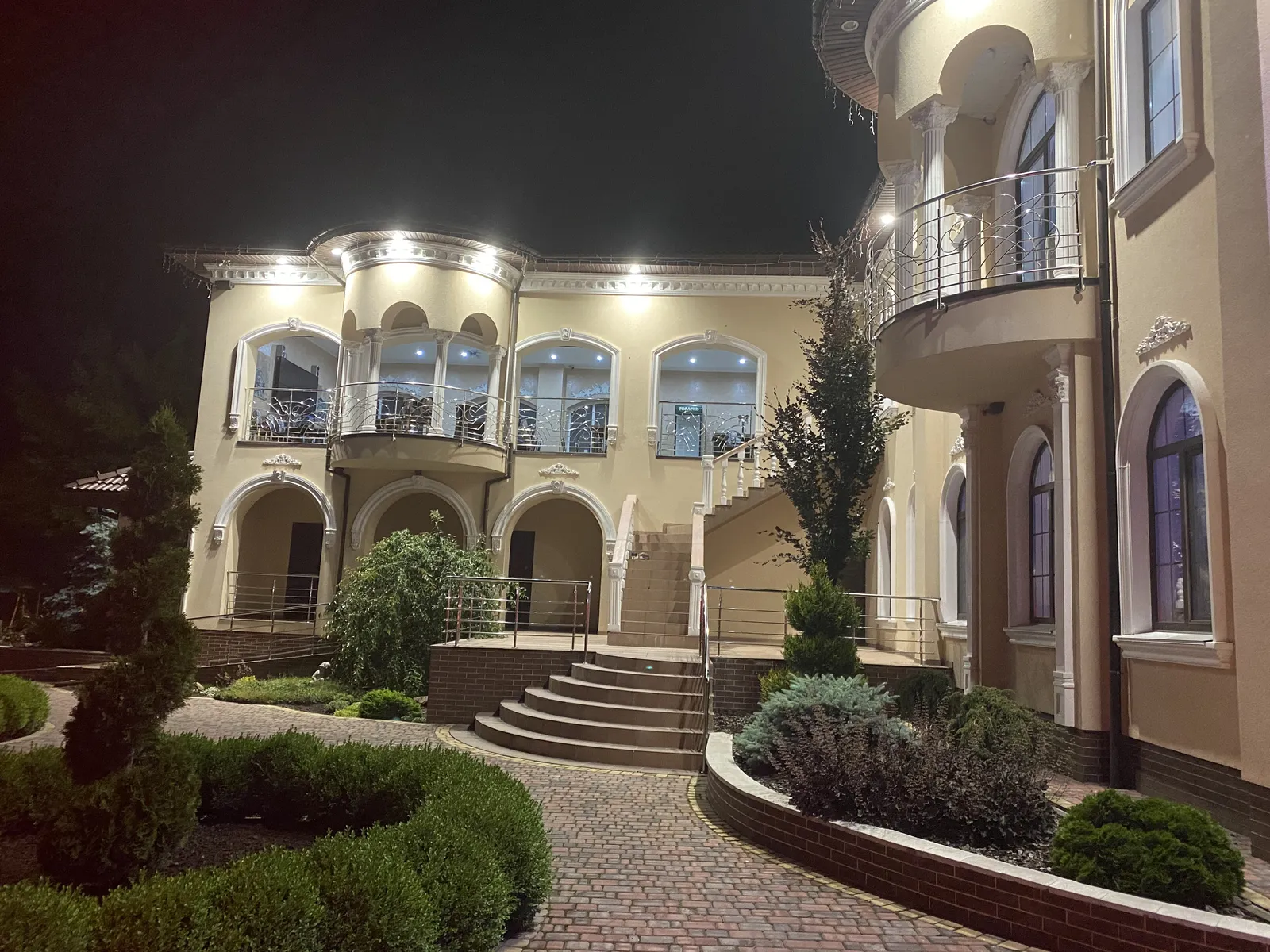 Tonio image 8