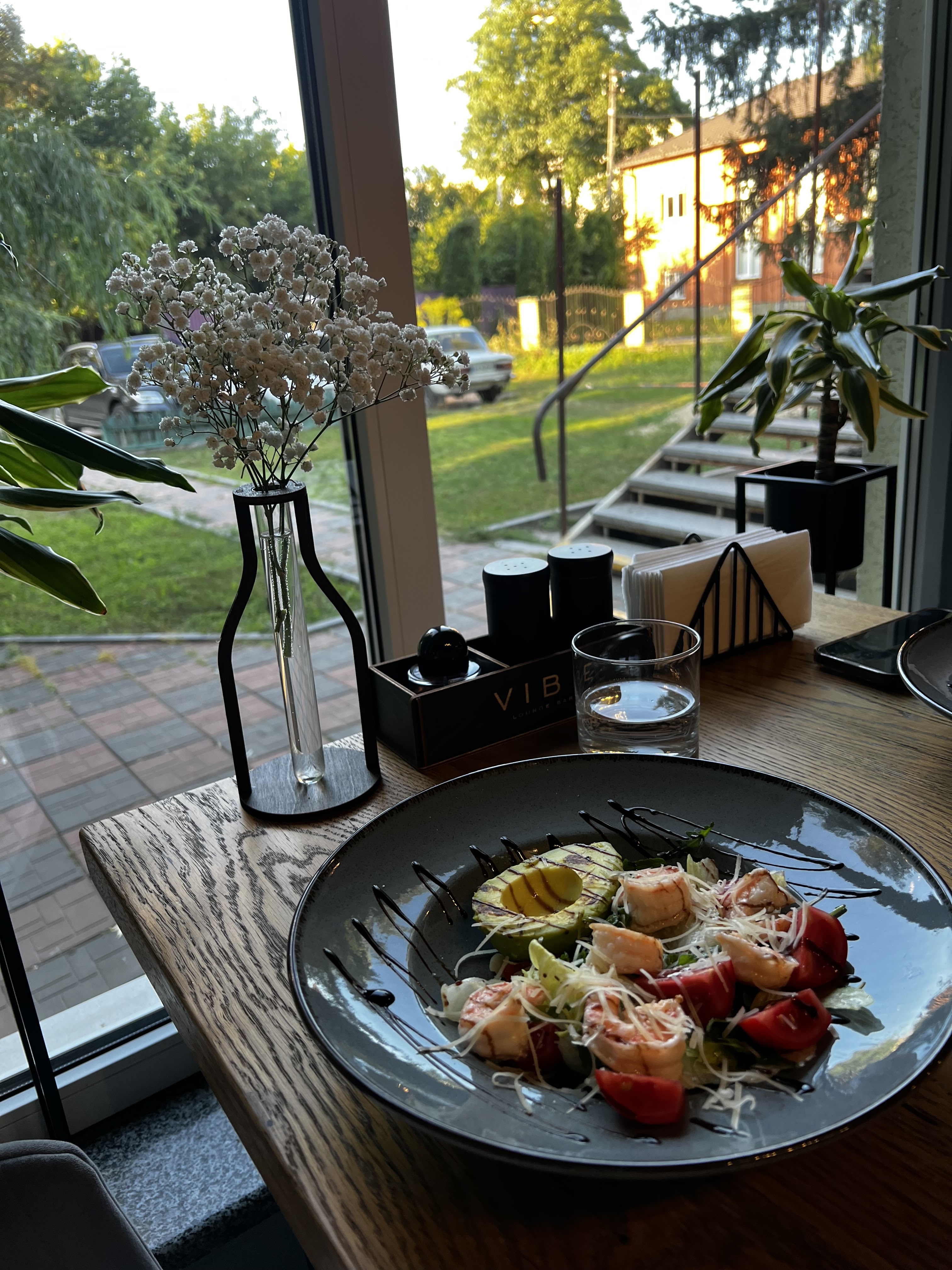 Lounge bar VIBE image 1