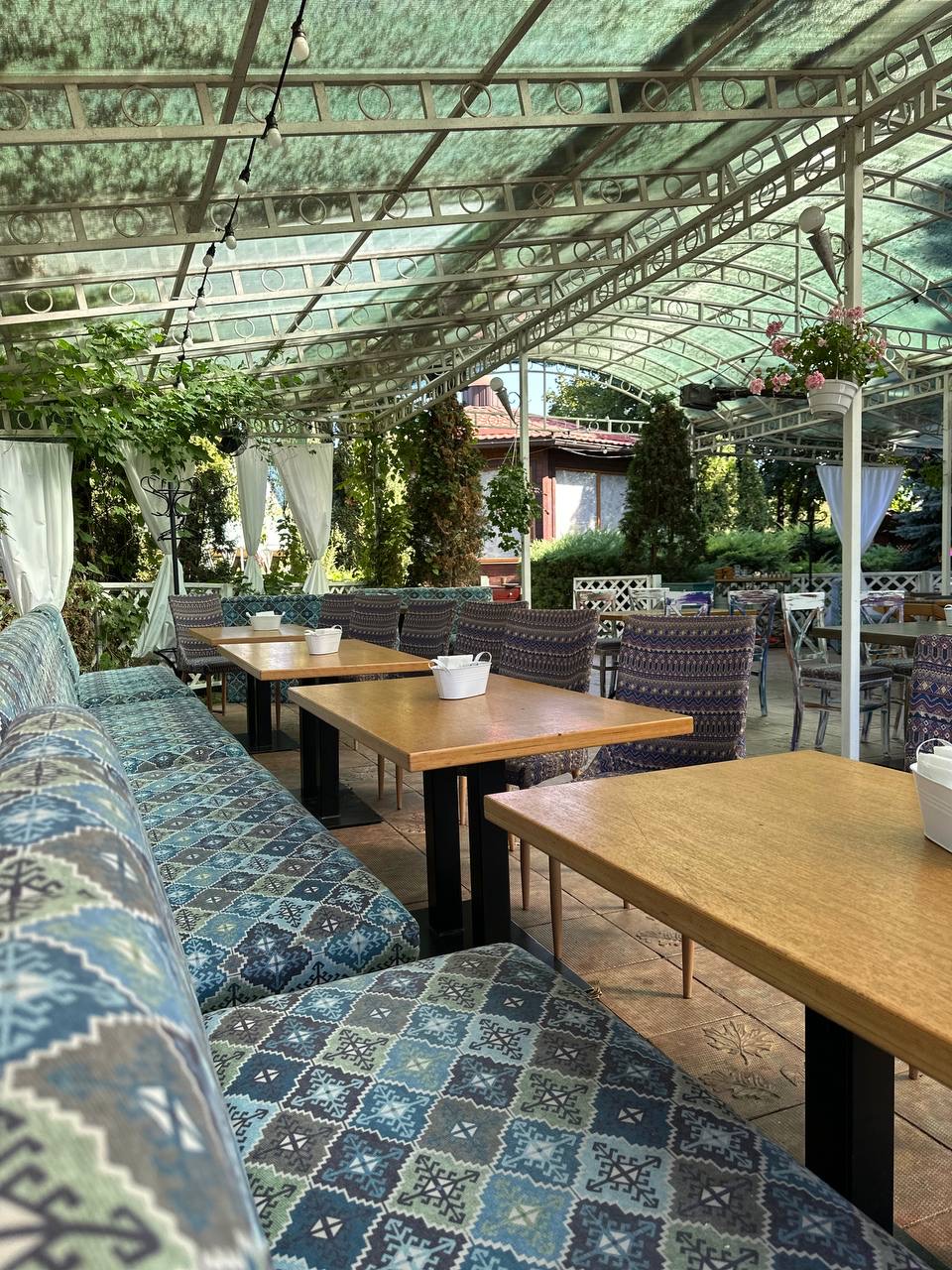 Litnya Restoratsiya Restoranu Hruzynsʹkoyi Kukhni "Suliko" image 6