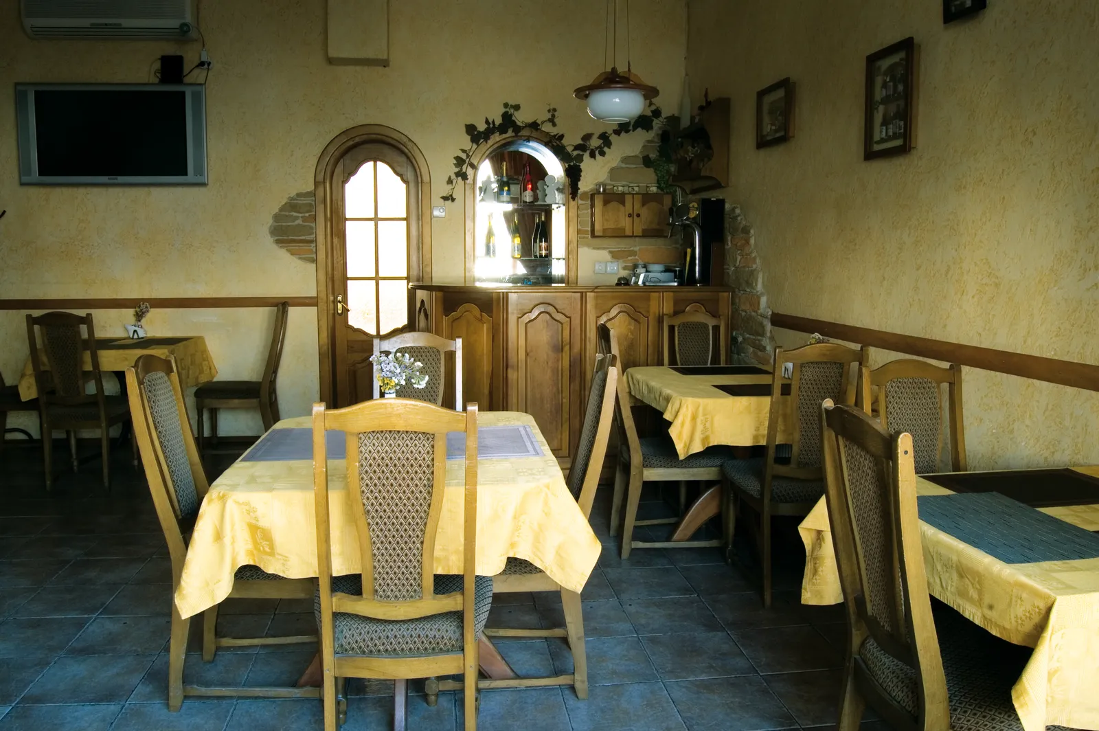 Kulinarnyy Dim Polis image 3