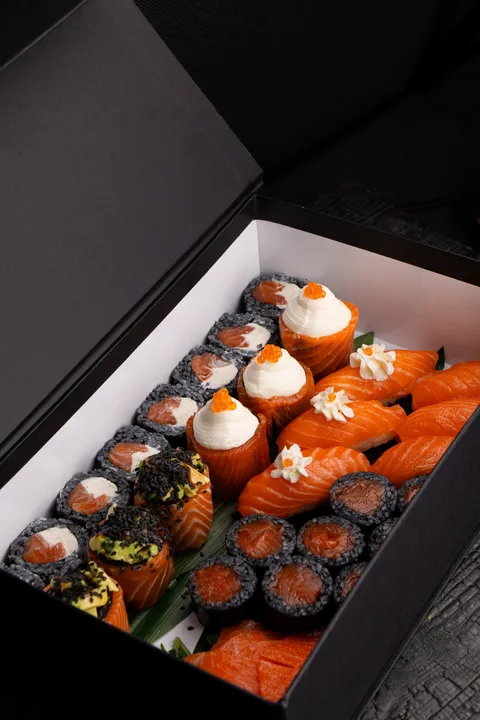 Hirosaki premium sushi image 5
