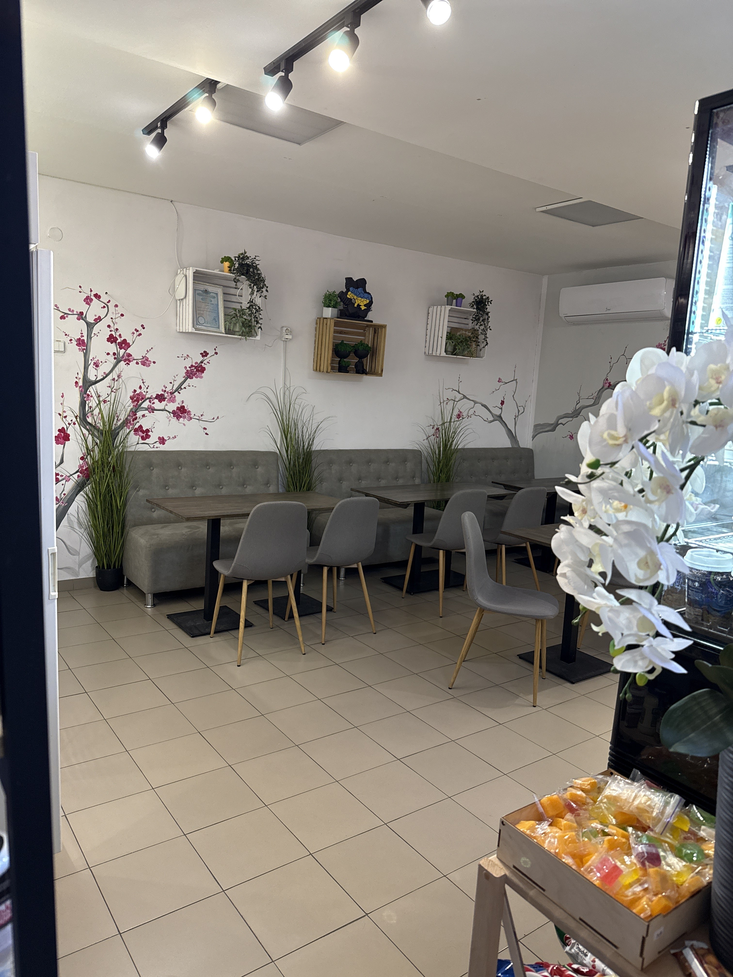 Masago sushi image 7