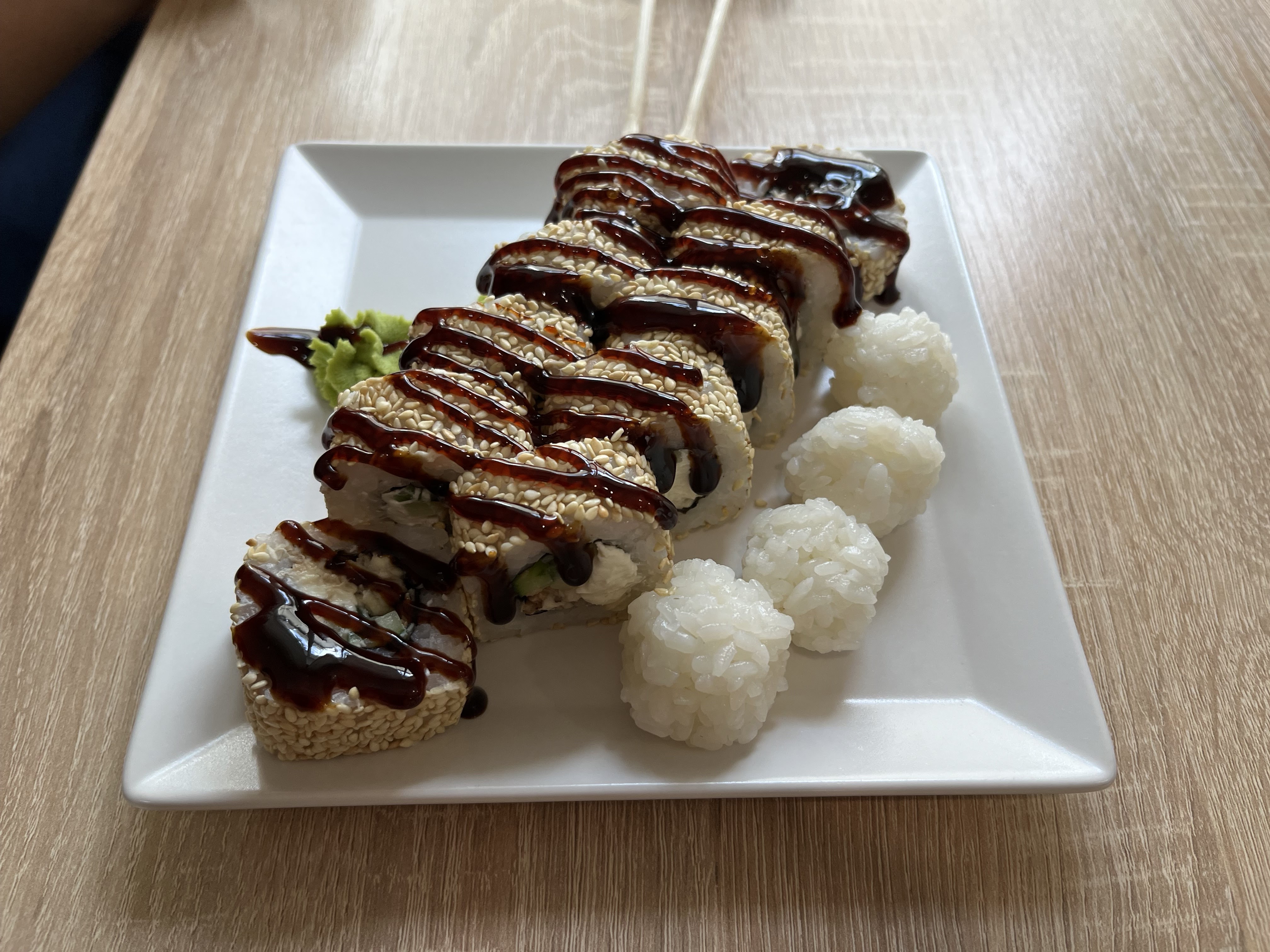 СУШИ-БАР "LUCKY" image 1