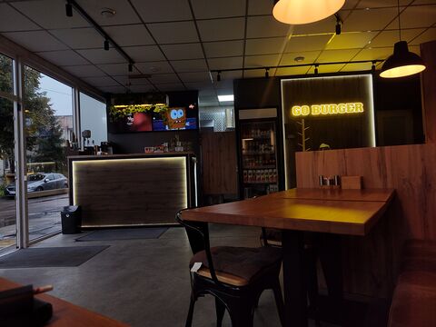 GO BURGER image 3