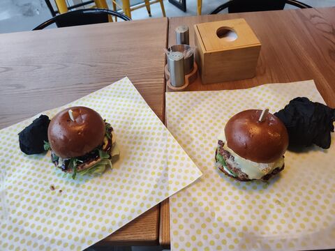 GO BURGER image 6
