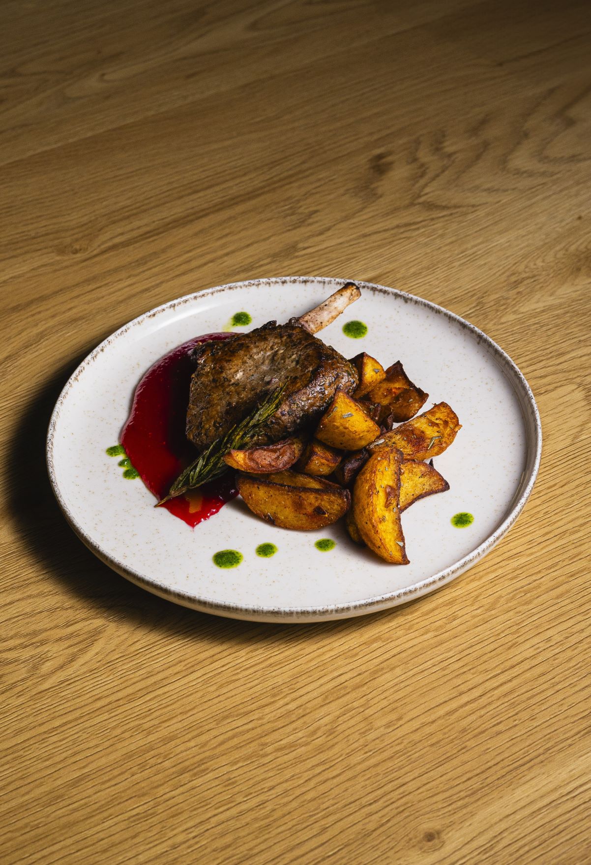 NVER restaurant image 4