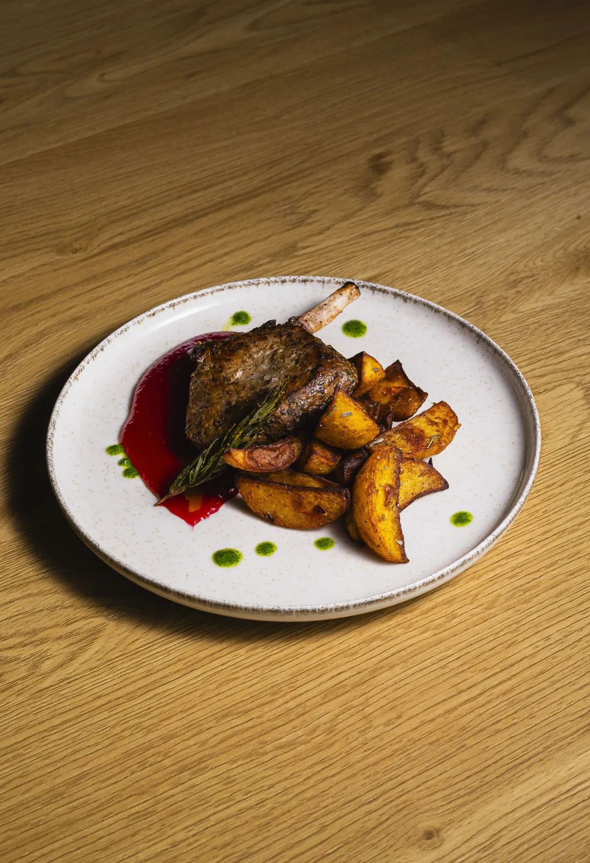 NVER restaurant image 4
