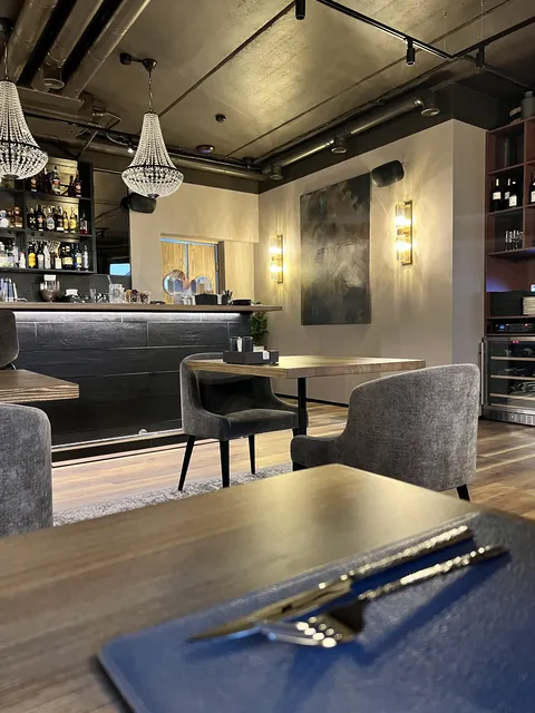 Bistro 1600 image 1