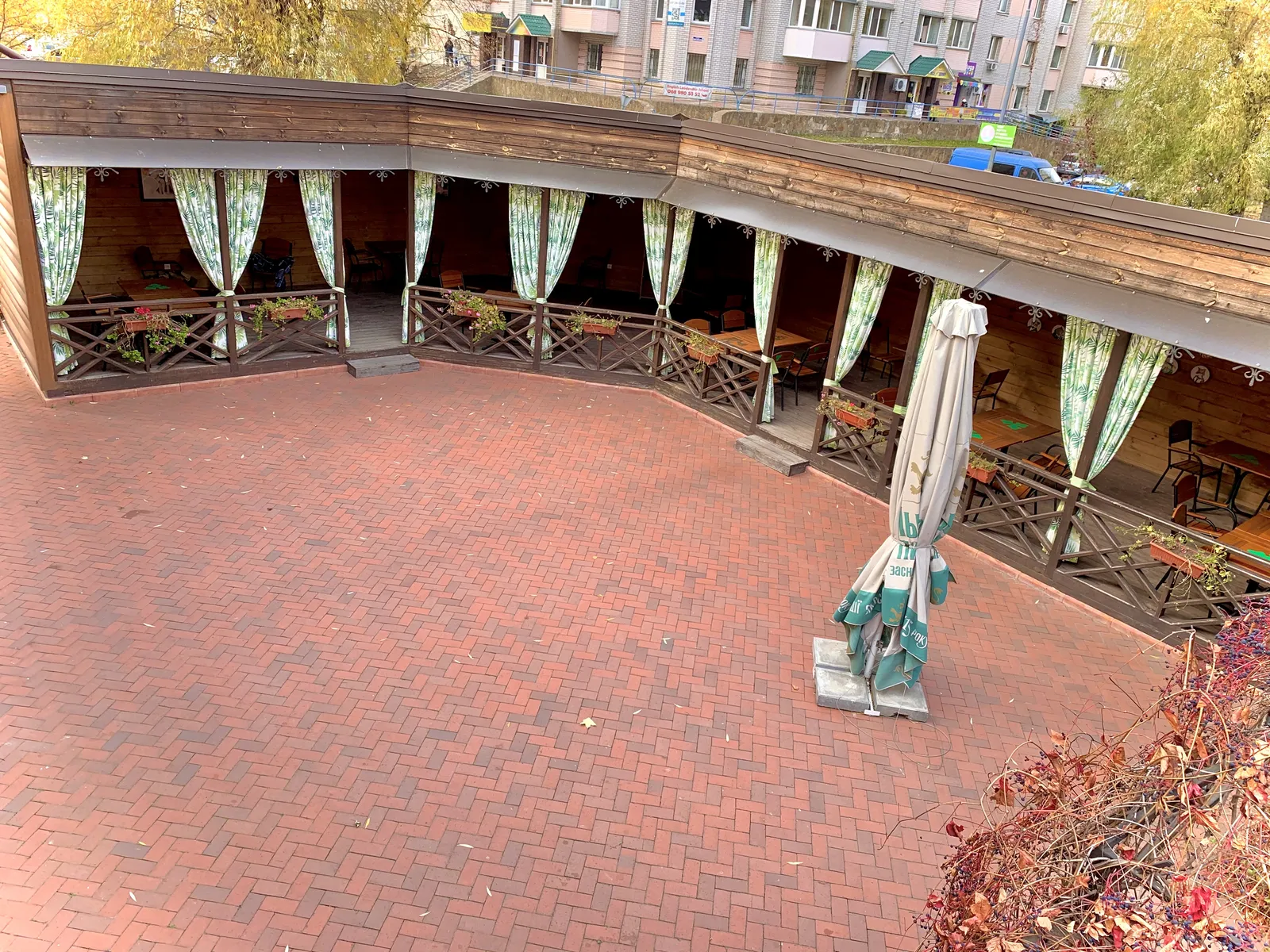 Veranda image 6