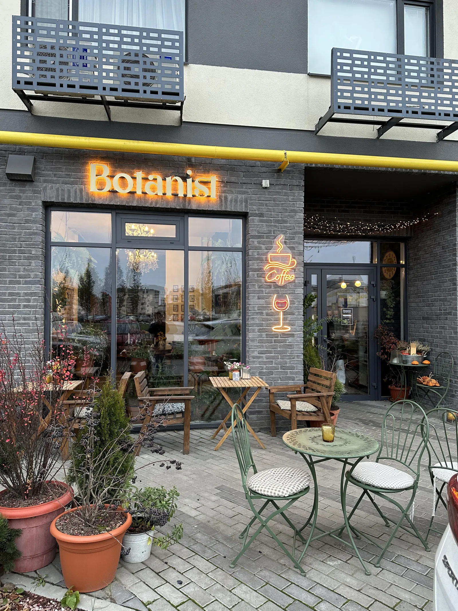 Botanist image 7