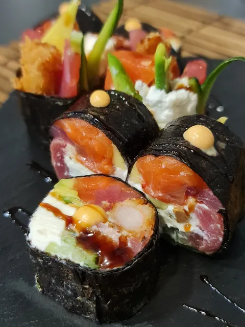 AKITO SUSHI image 2