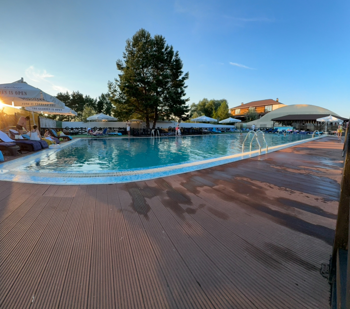 Lobster - Plyazhnyy Kompleks Z Baseynom I Rybnym Restoranom image 7