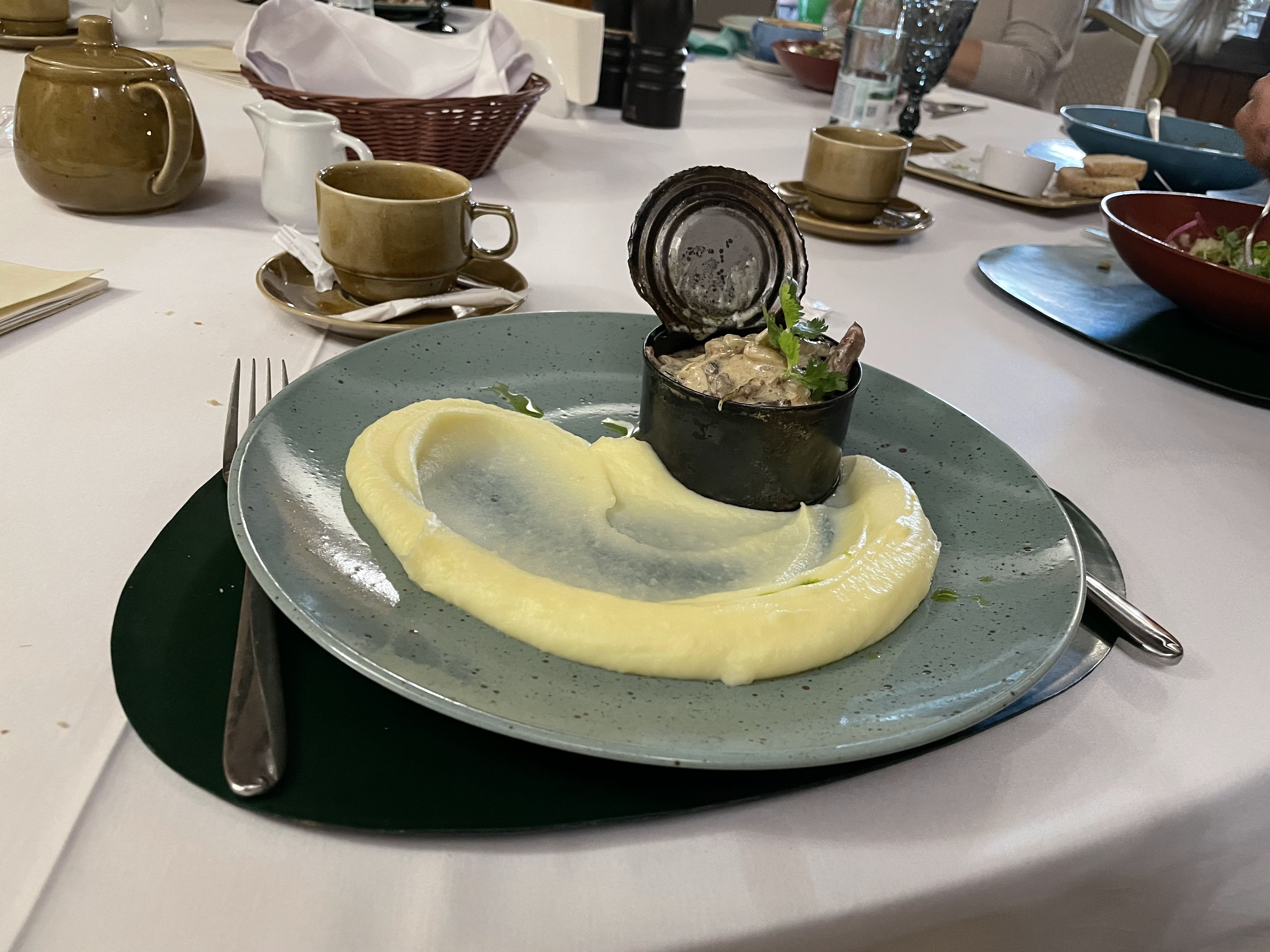 Equides Restaurant image 4