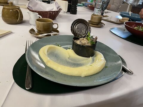 Equides Restaurant image 4