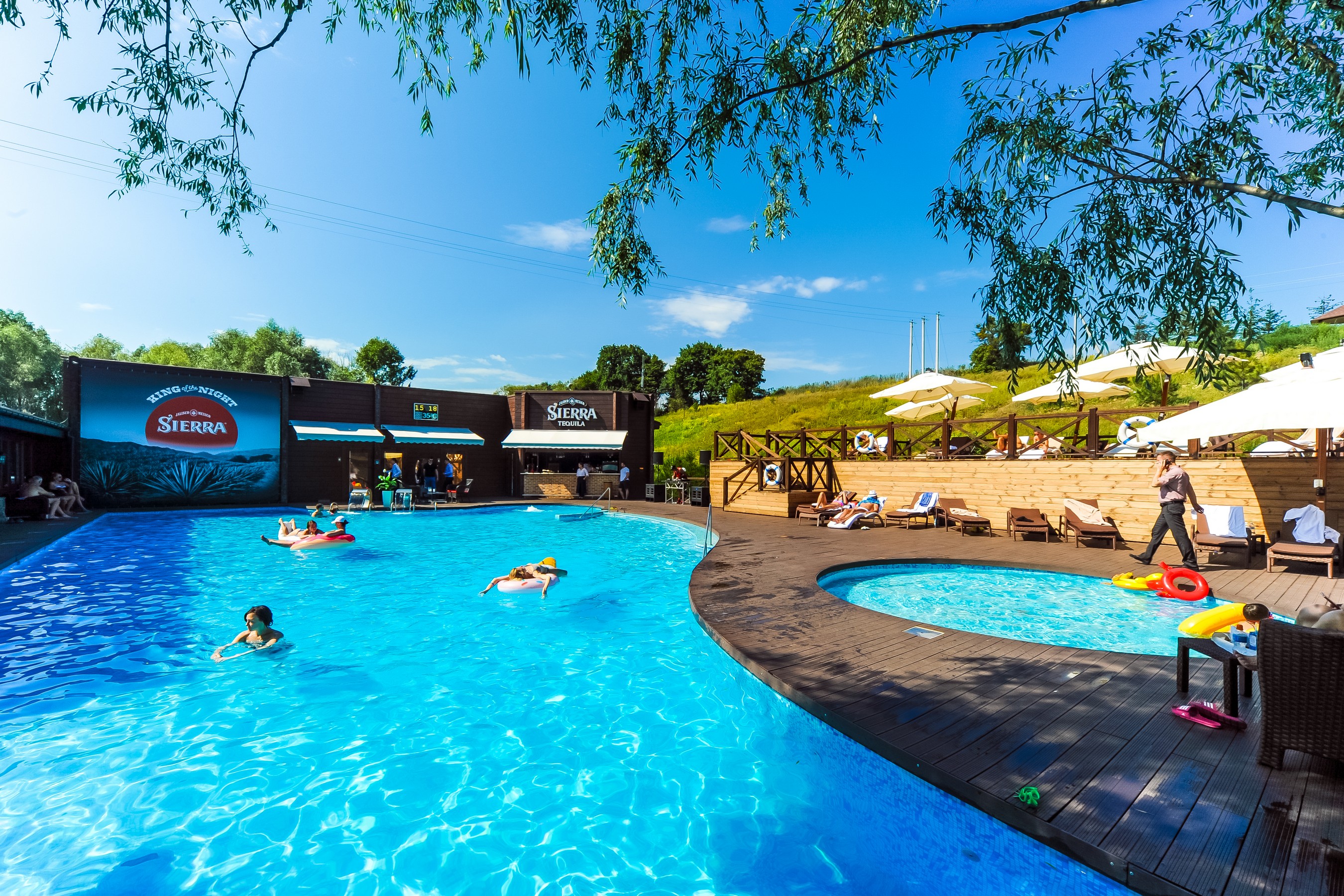 Equides Restaurant image 5