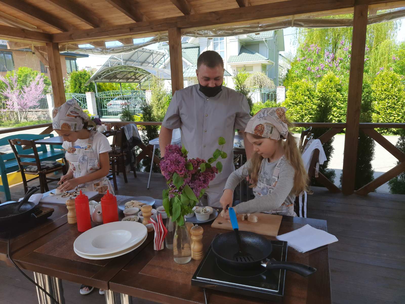 Mahazyn-Kafe V Bilohorodtsi image 7