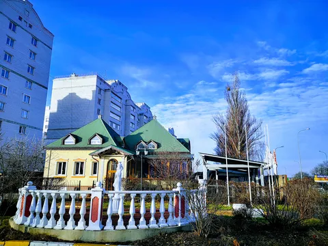 Zatyshnyy Dim image 4