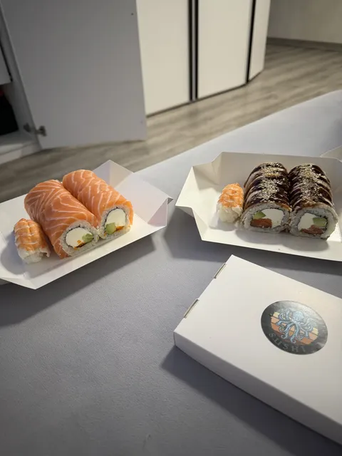 Del Mar Sushi image 3