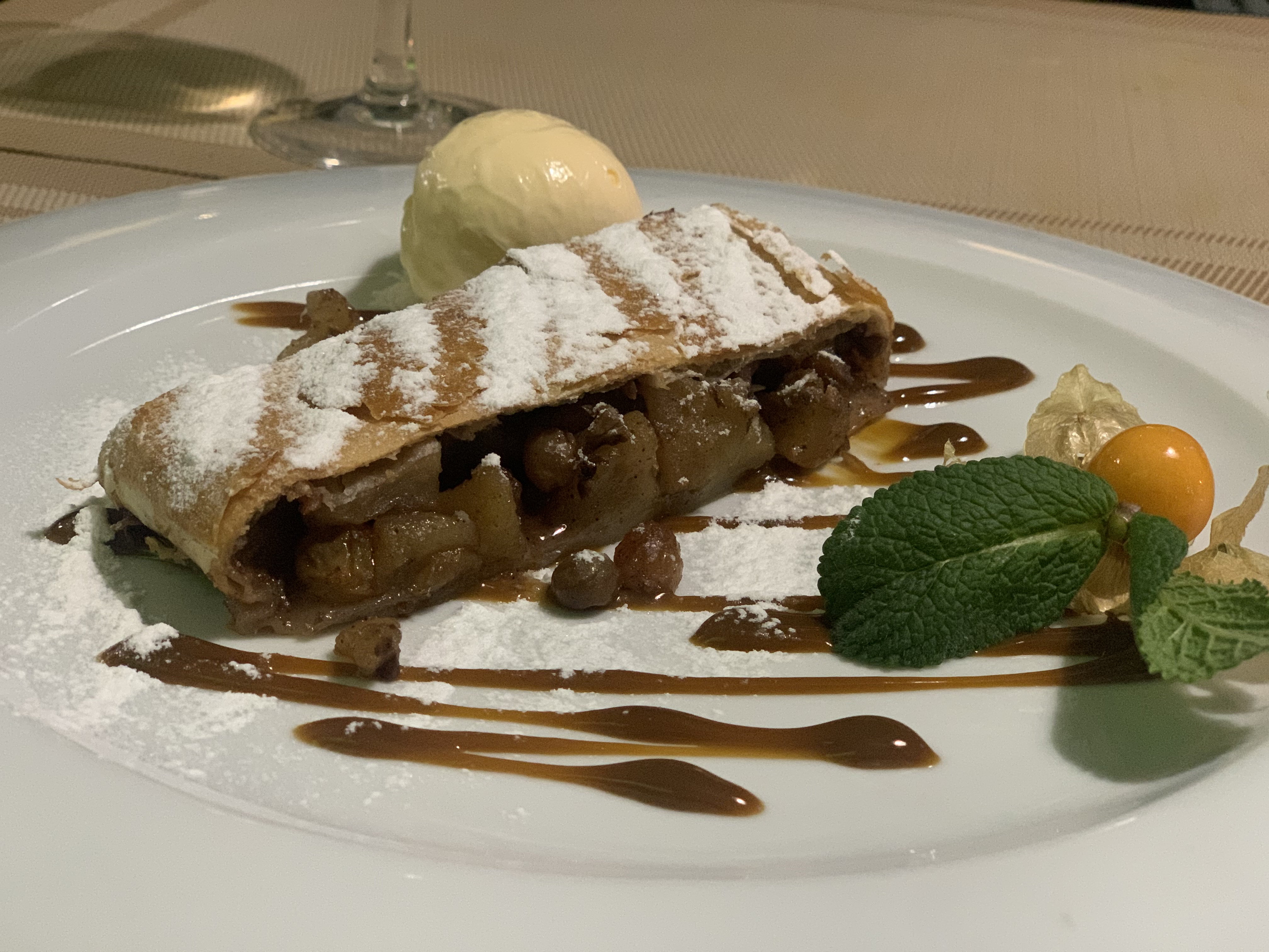 Steak House "Vyhuhol" image 8